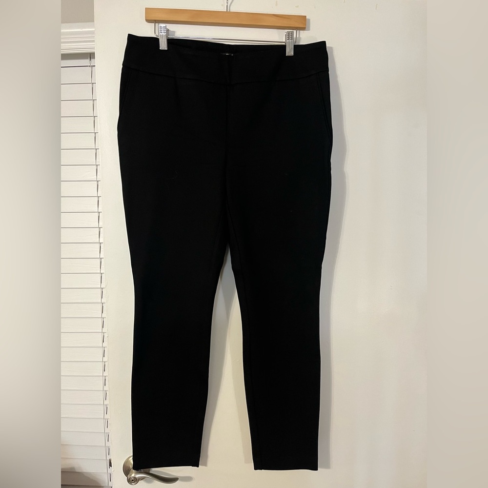 Black Pixie Pants. Size Large. NWT.